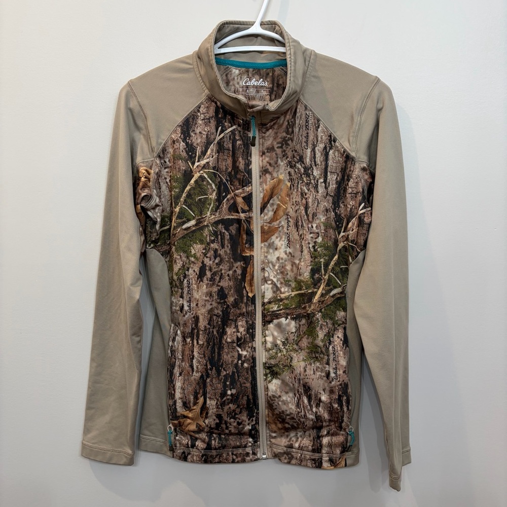 Cabela’s Woman’s Camo Hunting Jacket Size Small Zip Front